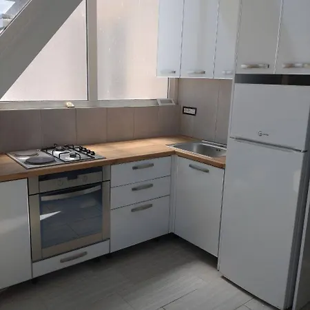 Giardino Alto Apartment *